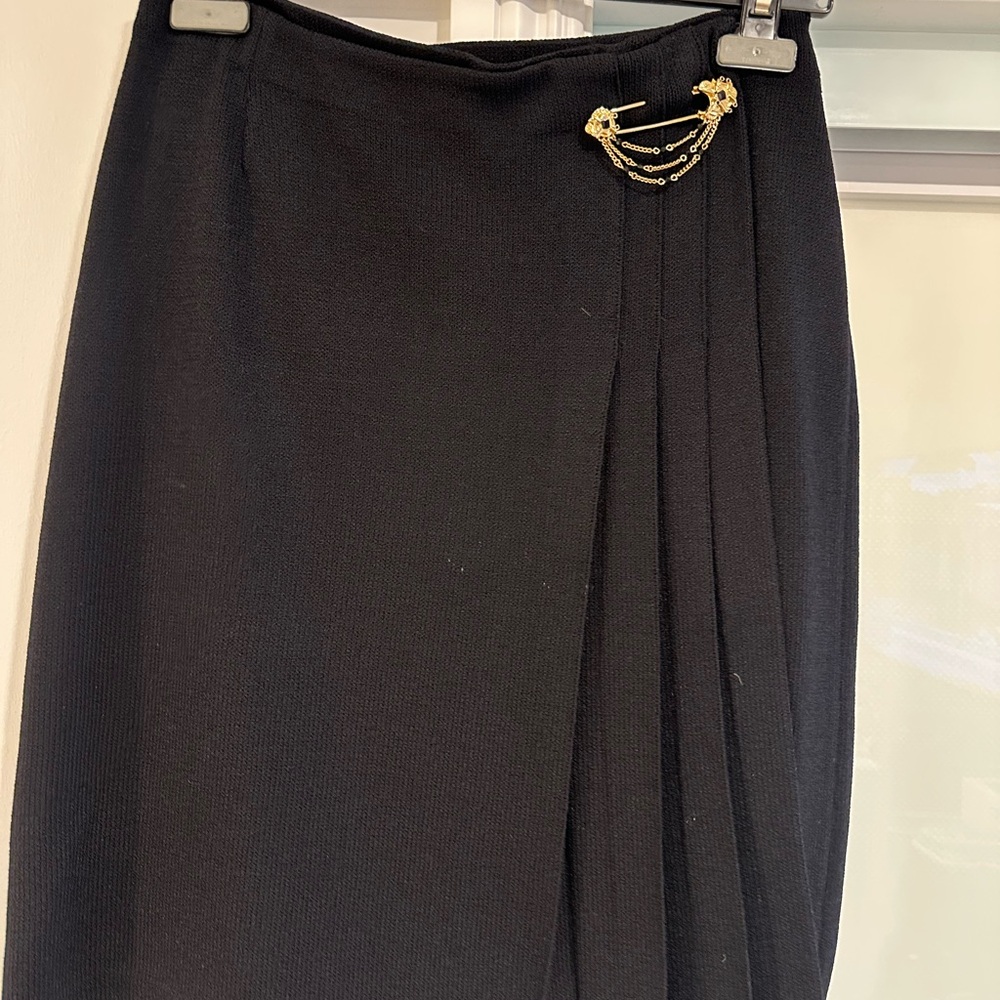 St. John Collection Black Knit Pencil Skirt